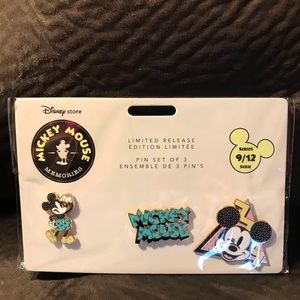 Mickey Memories Pin Set September